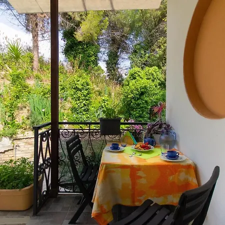 Di Vincenzo A Due Passi Dal Mare *